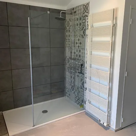 Le Bois D'amour Et 3* Charroux (Vienne)