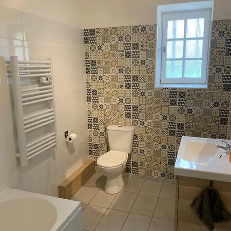 Pensionat Le Bois D'amour Et Charroux (Vienne)