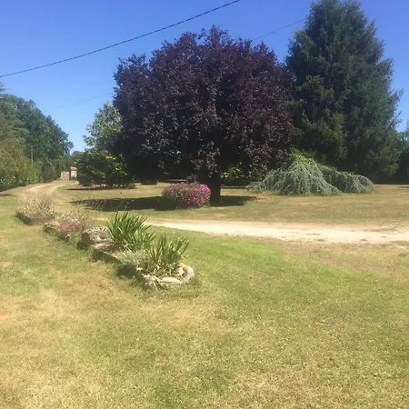 Penzion Le Bois D'amour Et Charroux (Vienne)