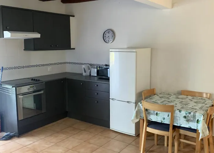 Le Bois D'amour Et Gæstehus Charroux (Vienne)